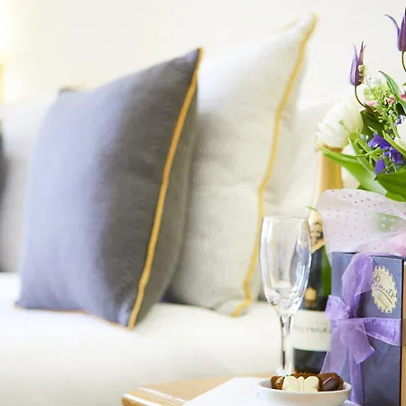 Riviera Town House بيت ضيافة سكرابورو