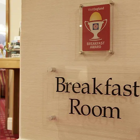 Riviera Town House بيت ضيافة