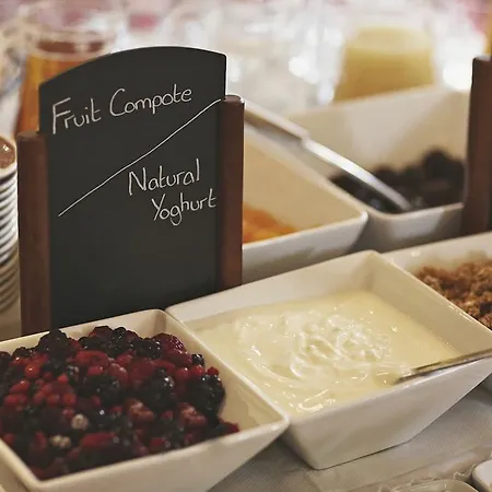 Riviera Town House بيت ضيافة سكرابورو