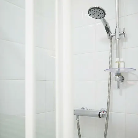 Riviera Town House Гостевой дом Скарборо