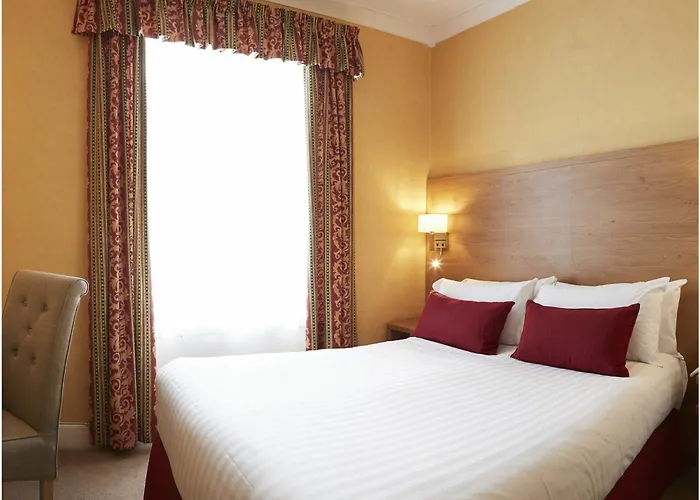 Riviera Town House 4*