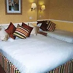 Riviera Town House 4* סקארבורו